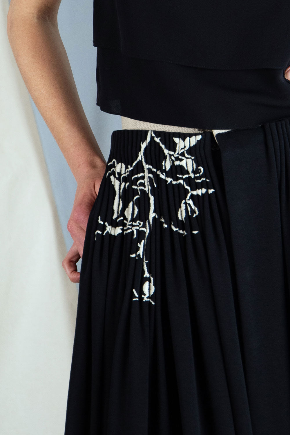 Pleated jersey skirt with embroidery - Black in XS by VIMPELOVA
